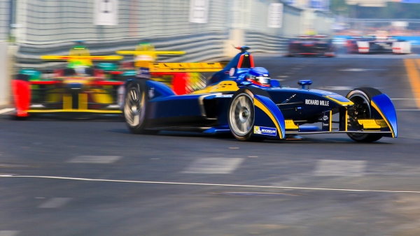 F1方程式赛车为什么是高科技，一场用Golang思维拆解的极速革命