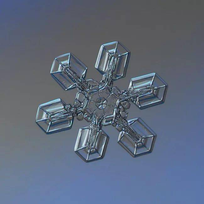 雪花为什么是六角形？小k讲科技带你破解天空中的几何密码