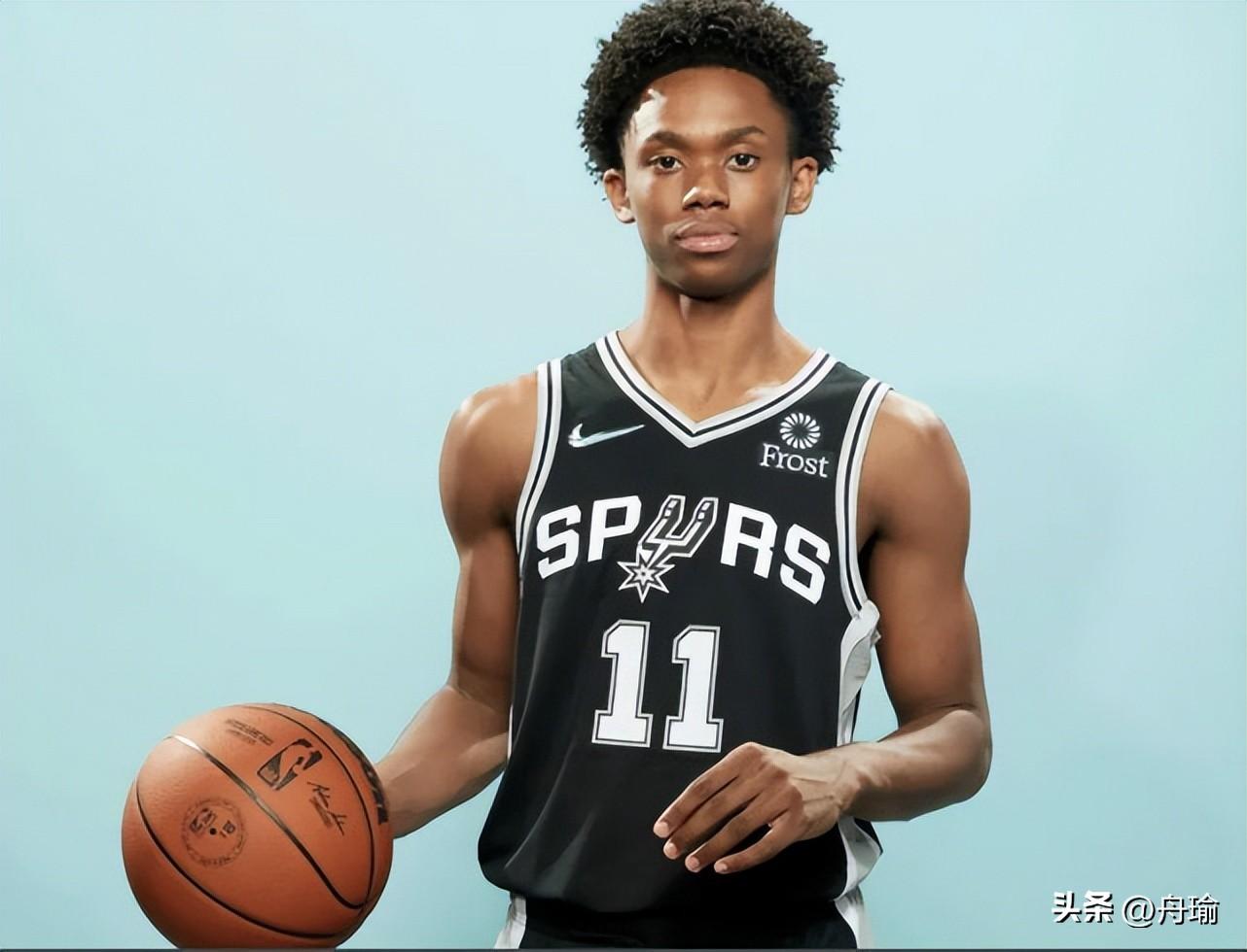 NBA最前线五十佳球，那些让你从沙发上跳起来的瞬间