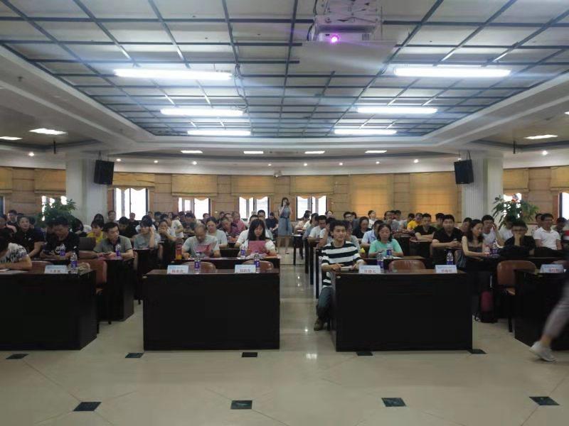 福州省体育中心，一个老福州人的运动记忆与城市地标
